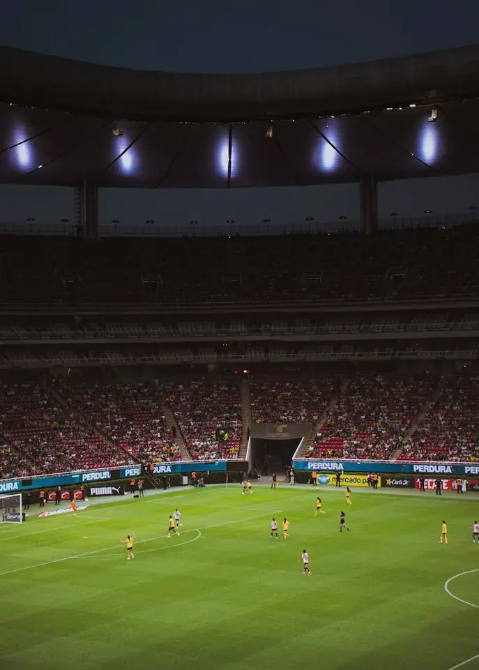 How to Follow Manchester United FC Like a Pro: Your Complete Fan Media Checklist