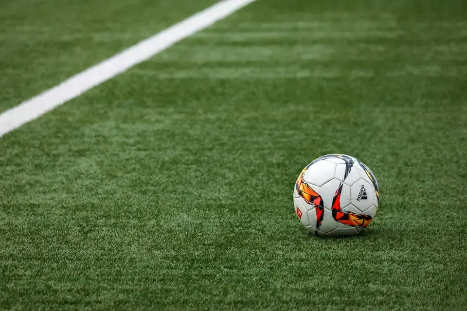 The Academy Pipeline Under Pressure: How Manchester United’s 2025/26 Graduates Are Redefining the First-Team Pathway